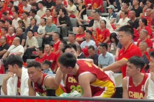 罗马vs卡利亚里在线观看免费_罗马vs卡利亚里今日直播_罗马vs卡利亚里在线直播这球队氛围太好了！谁是中国男篮的最佳气氛组？