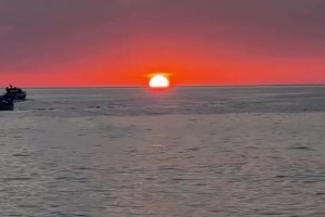 艾禾斯堡vs美因茨在线观看高清_艾禾斯堡vs美因茨今日直播_艾禾斯堡vs美因茨全场回放风景真好！詹姆斯晒海上落日