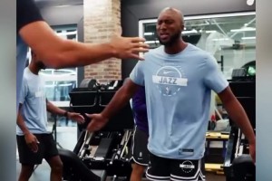 奥萨苏纳vs莱万特在线观看_奥萨苏纳vs莱万特在线直播观看免费_奥萨苏纳vs莱万特全场录像这队内氛围怎么样？爵士队健身房里练力量 马卡&奥科吉出镜